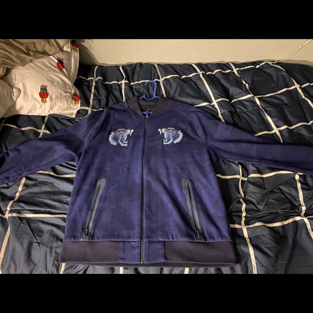 Polo sweater